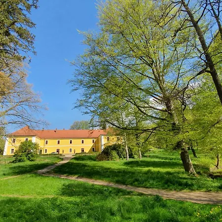 Zamecka Zahrada-apartmany Appartement Chlum u Trebone