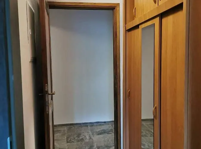 Zamecka Zahrada-apartmany דירה