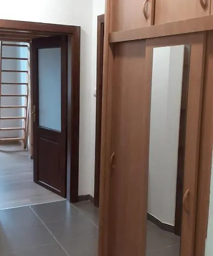 Zamecka Zahrada-apartmany * כלום או טז'בונה