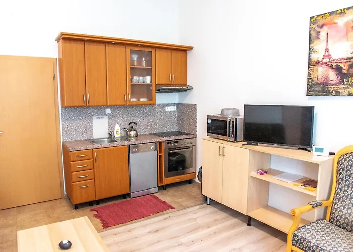 Zamecka Zahrada-apartmany דירה *