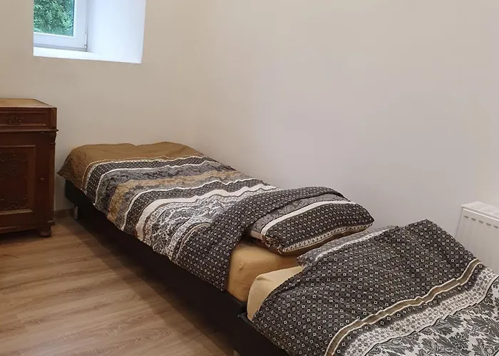 Zamecka Zahrada-apartmany * כלום או טז'בונה